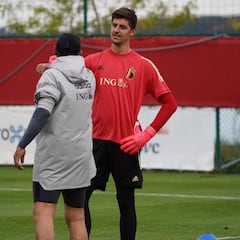Courtois vuelve al Real Madrid sin jugar con Bélgica