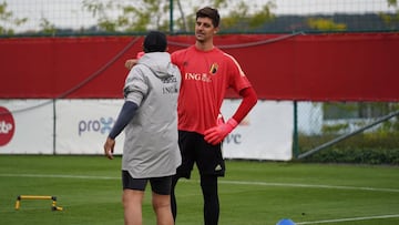 Courtois vuelve al Real Madrid sin jugar con B¨¦lgica