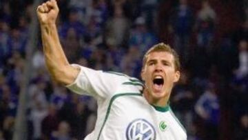 No del Wolfsburgo a 25 millones del Real por Dzeko