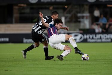 El delantero armero fue el más listo de la clase, su presión a Escandell no tuvo nada que envidiar a la que hizo Benzema a Donnarumma en la Champions. Además mostró su generosidad al darle la pelota a Yanis Rahmani para que marcara el gol.