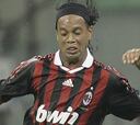 Ronaldinho entrenará una hora y media extra para recuperar su nivel