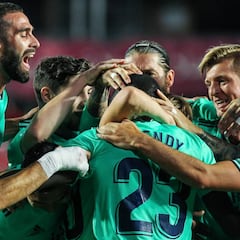 Medio alirón pidiendo la hora