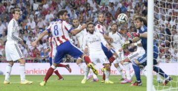 Raúl García marca el 1-1 en la ida de la Supercopa de España contra el Real Madrid el 19 de agosto de 2014.
