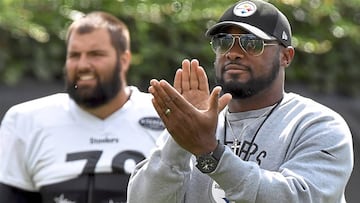 Mike Tomlin contrariado por la actitud de Alejandro Villanueva