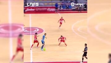 El jugad車n y misilazo que se invent車 'Pito' para fusilar la escuadra
