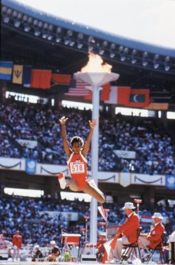 Jackie Joyner-Kersee consiguió el récord mundial en el Heptatlón de 1988 con una puntuación de 7291. En 2007 fue Carolina Klüft quien se acercó a esta cifra con 7032.