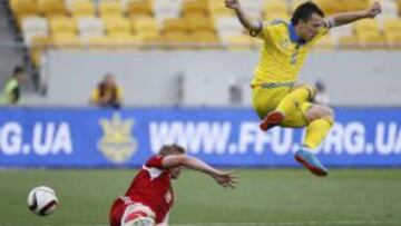 Yevhen Konoplyanka, en una acci&oacute;n del partido ante Luxemburgo.