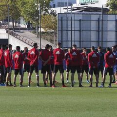 Al menos 11 jugadores tienen ofertas para salir en invierno