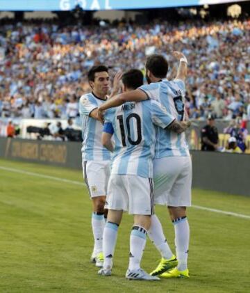 2-0. Higuaín celebró el segundo gol.