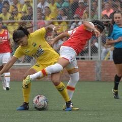 Santa Fe 3(4)-0(0) Bucaramanga en vivo online: Acosta, Salazar y Santos dan la final a 'las leonas'
