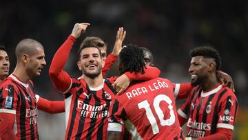 Theo Hernandez celebra un gol con el AC Milan
