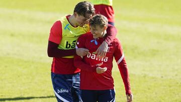 Martin Odegaard y Sander Berge.