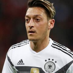 El Atlético le ofrece a Özil un sueldo de 10 millones al año