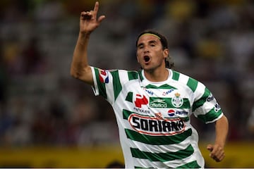 El talentoso mediocampista argentino fue figura del club por años como uno de los favoritos por su entrega y magia con los pies.