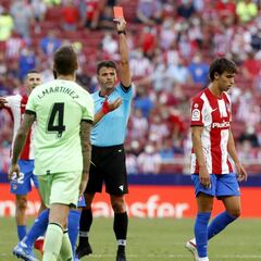 "João Félix debió ver roja directa"