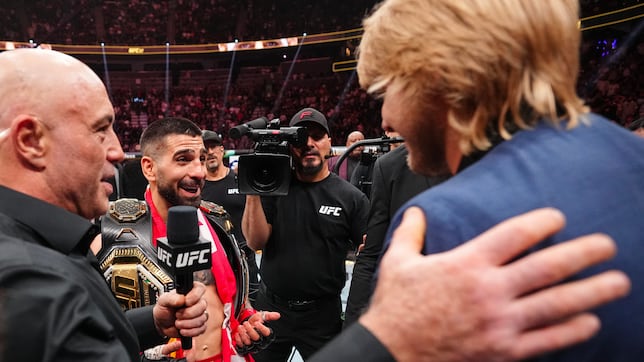 Topuria y Pimblett se cruzan en Qatar y ‘El Matador’ le ignora