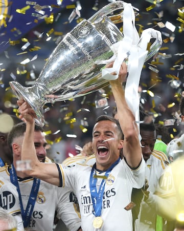 El canterano forma parte de una gran generaci¨®n de futbolistas del Real Madrid. Ha conseguido un palmar¨¦s formado por 23 t¨ªtulos: cinco Champions, cuatro Ligas, cuatro Supercopas de Europa, cuatro Supercopas de Espa?a, una Copa del Rey, cuatro Mundiales de Clubes y una Copa Intercontinental.