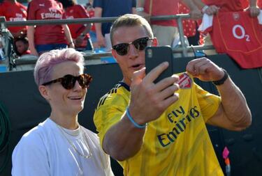 Megan Rapinoe estuvo en el amistoso Arsenal vs Fiorentina
