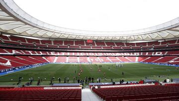 Sanción grave por un globo con una esvástica en el Atleti-Betis