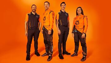 Paffett, Ekstrom, James y Cristina Gutiérrez, jefes y pilotos del equipo McLaren en Extreme E.