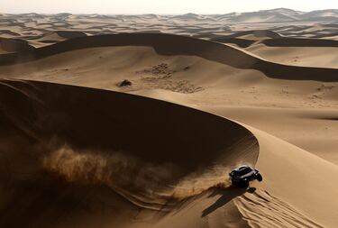 Nani Roma y Álex Haro de Ford Racing en acción durante la décima etapa. 