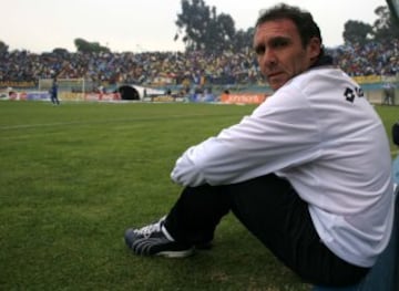 El argentino brilló en Colo Colo y posteriormente no le fue bien como entrenador en los albos.