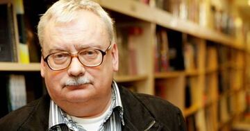 Andrzej Sapkowski, autor de los libros.