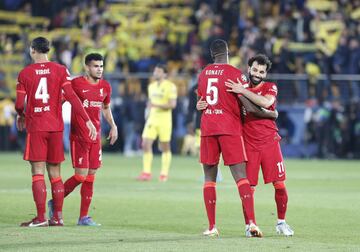 Los jugadores del Liverpool tras terminar el encuentro.