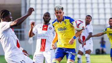 Iván Alejo en un partido de pretemporada frente al Al Jazira.