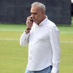Husillos decide dimitir tras negarle Al Thani el fichaje de Alcaraz