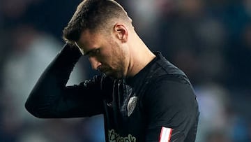 VIGO, SPAIN - JANUARY 29: Unai Simon of Athletic Club reacts at the end of the La Liga Santander match between RC Celta and Athletic Club at Estadio Abanca Balaidos on January 29, 2023 in Vigo, Spain. (Photo by Jose Manuel Alvarez/Quality Sport Images/Getty Images)