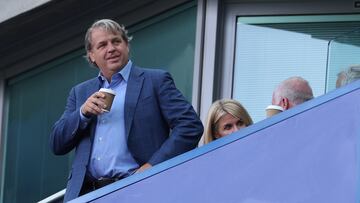 Todd Boehly, copropietario del Chelsea, en el palco de Stamford Bridge.