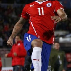 La figura: Vargas simplifica el camino de Chile con un doblete