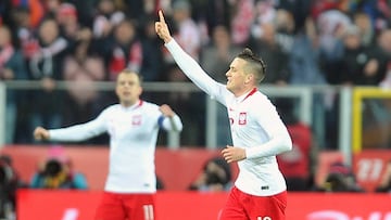 Zieliński celebra el gol del triunfo ante Corea del Sur en partido amistoso de Fecha FIFA.