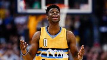 Un palmeo de Brook Lopez acaba con los Nuggets en OT