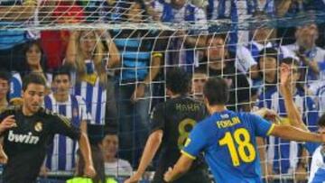 <b>UN VENDAVAL. </b>Cristian Álvarez no pudo impedir la goleada del Madrid. En la imagen, el portero del Espanyol desvía un disparo de Kaká.