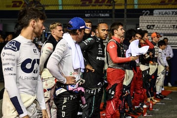 Lewis Hamilton y el resto de pilotos antes del inicio de la carrera. 