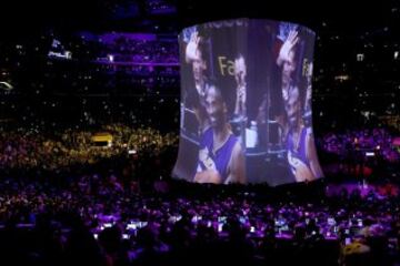 El Staples, una absoluta fiesta por todo lo alto para despedir a una leyenda de los Lakers: Kobe Bryant.