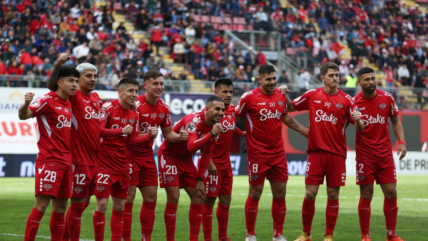 Un equipo menos en la lucha por el título del fútbol chileno: la U y ...