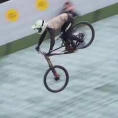 Quería batir el récord del salto más largo del mundo en MTB y batió el de la caída más bestia