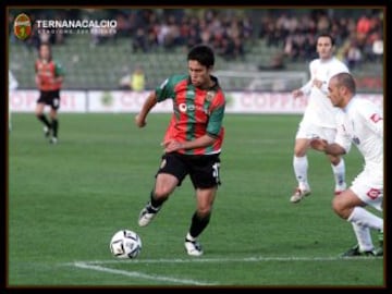  En su etapa juvenil, el Mago se fue desde Palestino a la Ternana en Italia.