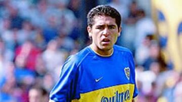 <B>ADIÓS.</B> Riquelme se despidió de sus compañeros de Boca Juniors.
