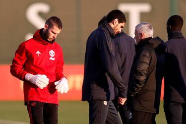 Mourinho: injury-hit Lindelof will be "out for quite a while"