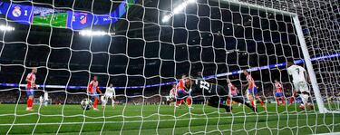 2-1. Brahim Díaz recibe el balón dentro del área, encara a José María Giménez, se va y finaliza con un disparo raso al palo largo de Jan Oblak para marcar el segundo.