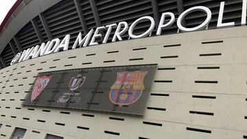 GRAF8817. MADRID, 21/04/2018.- Panel instalado en el Wanda Metropolitano con la información del partido de la Final de la Copa del Rey que Sevilla y FC Barcelona disputan esta tarde en el estadio madrileño. Madrid está preparada para recibir y vigilar a l