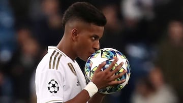 Soccer Football - Champions League - Group A - Real Madrid v Galatasaray - Santiago Bernabeu, Madrid, Spain - November 6, 2019  Real Madrid&#039;s Rodrygo celebrates scoring their sixth goal to complete his hat-trick     REUTERS/Sergio Perez     TPX IMAGE