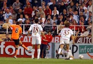 Sentenci¨® la Liga en la temporada 2003-04 con un gol en el S¨¢nchez Pizju¨¢n, en el minuto 89 de la jornada 36 que le daba el campeonato al Valencia. Fue la ¨²ltima Liga del equipo ch¨¦. Antes, Vicente hab¨ªa hecho el 1-0. Baraja le meti¨® cuatro goles al Sevilla. En toda su carrera, con tres equipos distintos: Atl¨¦tico B, Valladolid y Valencia.