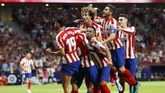 Los futbolistas del Atl&eacute;tico celebran el 3-2 ante el Eibar.