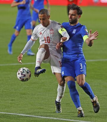 Thiago Alcántara y Georgios Tzavelas.