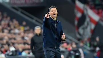 Xabi Alonso, en el partido ante el Athletic, en San Mamés.